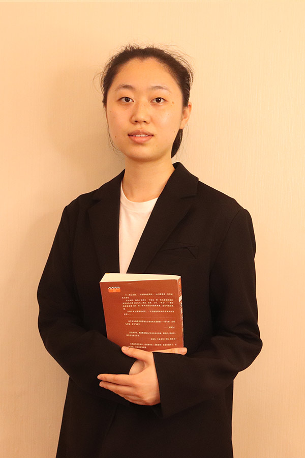 吴起梁艺 本科学历，优秀班主任