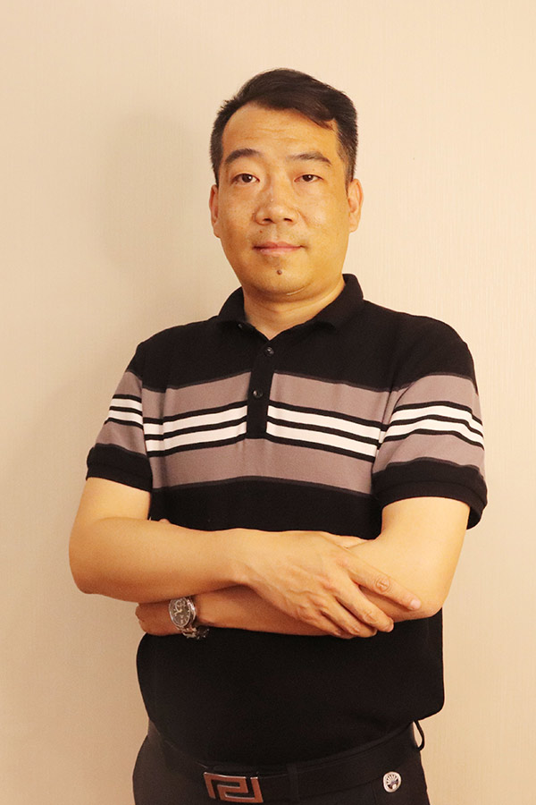 吴起冯少坤 本科学历,毕业于陕西师范大学