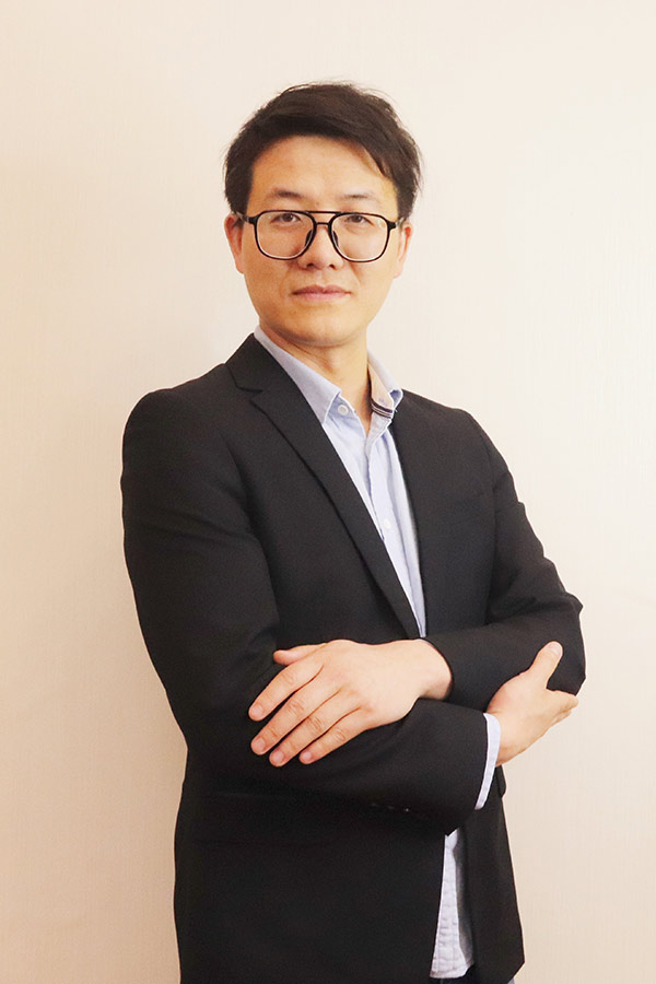 吴起李林科 本科学历,毕业于西安石油大学