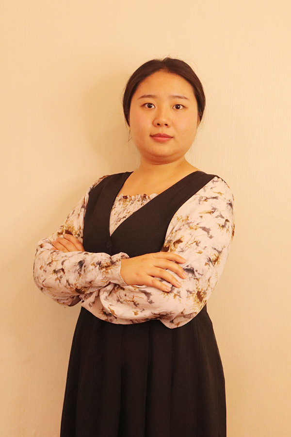 吴起何爱玲 本科学历，优秀班主任