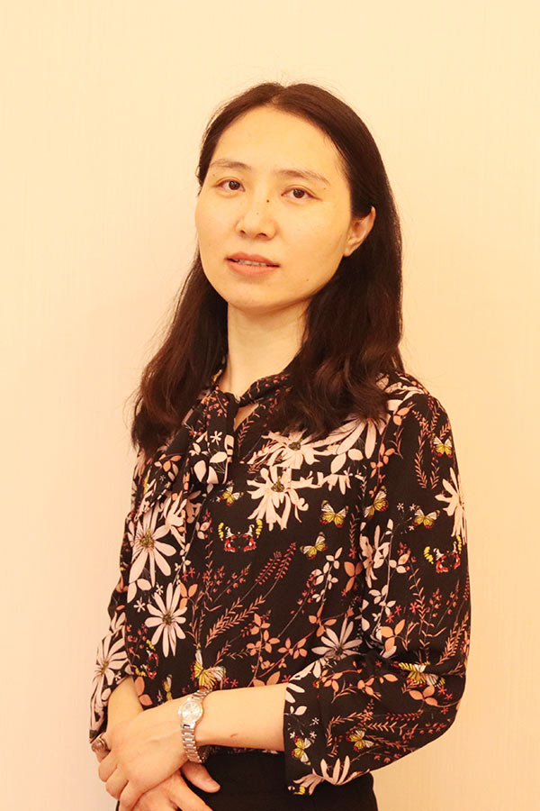 吴起王晓娜 研究生学历,毕业于华南师范大学